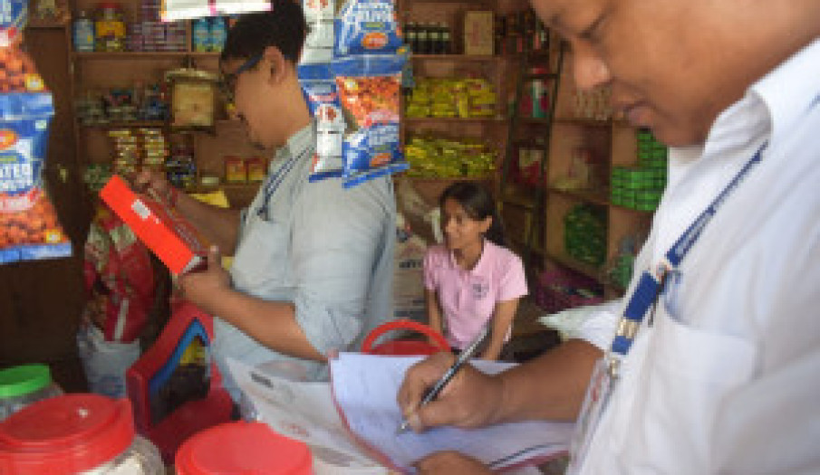 मिति 2081/06/15 गतेका दिन पैयूँ गा‍ पा ४ हातेमालो चोक बजार अनुगमन तथा निरिक्षणका केही तस्विरहरु